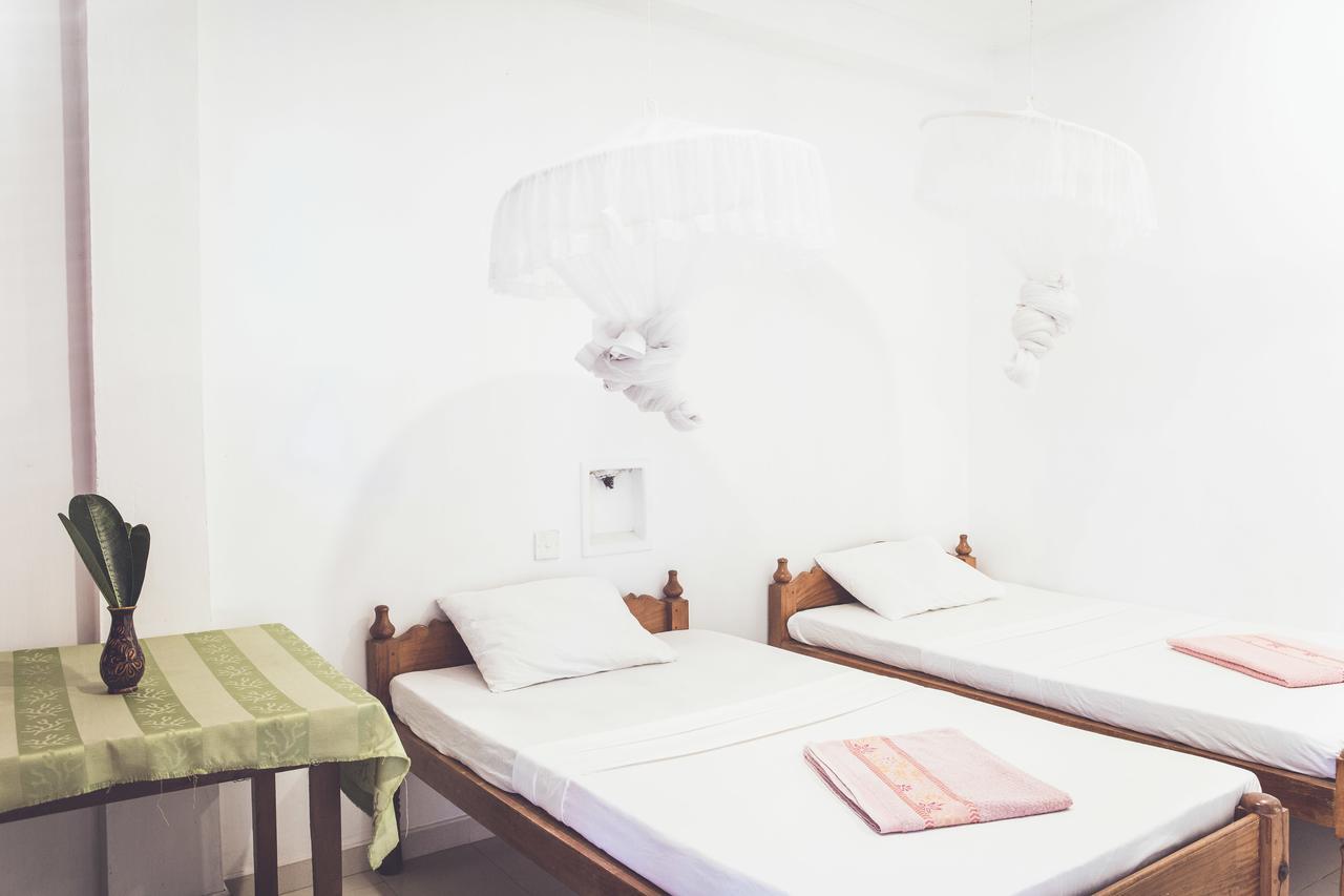 Rupa'S Hotel Аругам Экстерьер фото