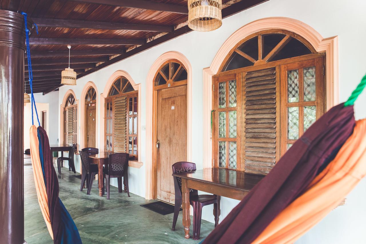 Rupa'S Hotel Аругам Экстерьер фото