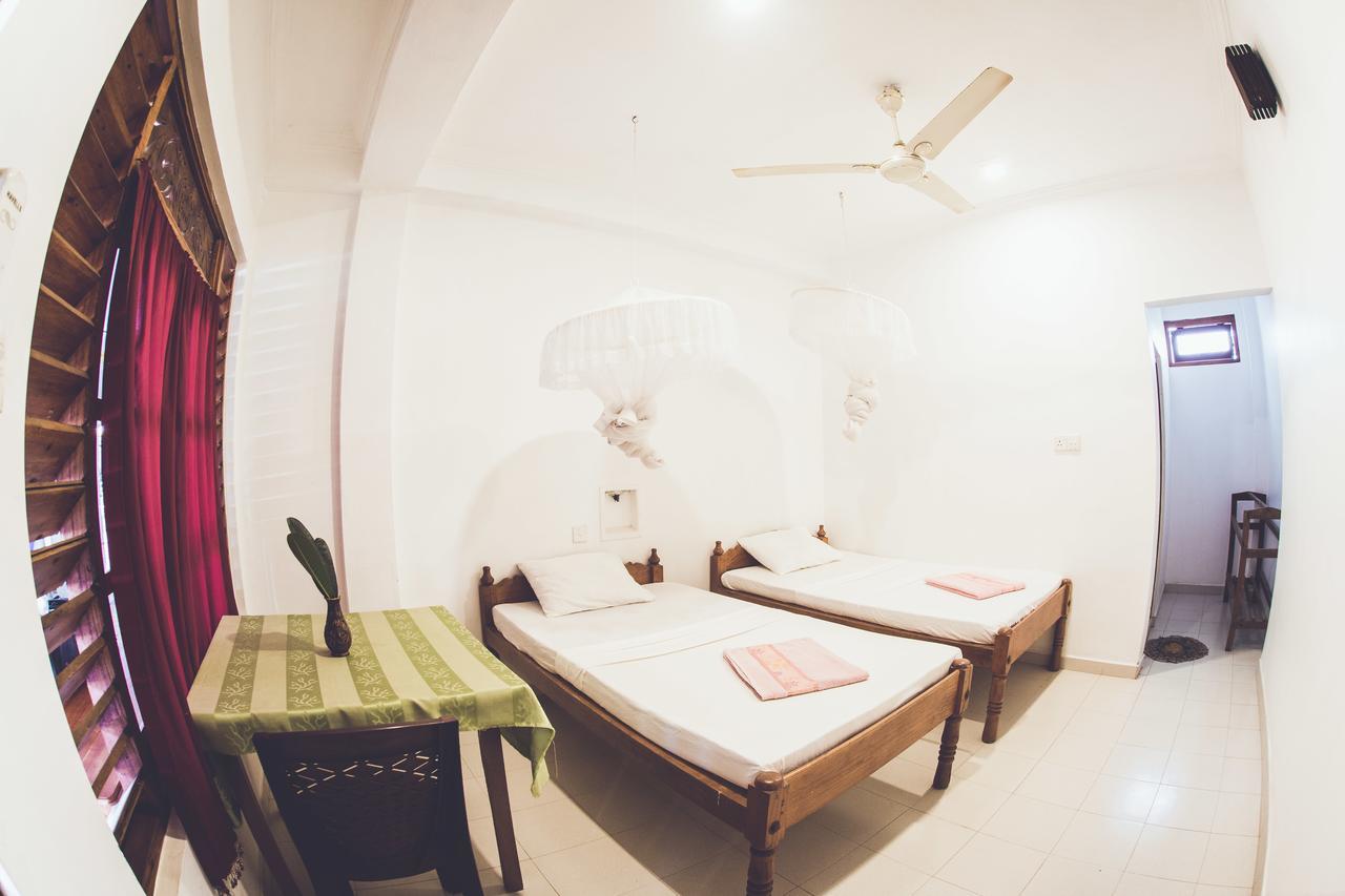 Rupa'S Hotel Аругам Экстерьер фото
