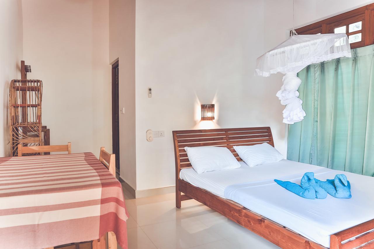 Rupa'S Hotel Аругам Экстерьер фото
