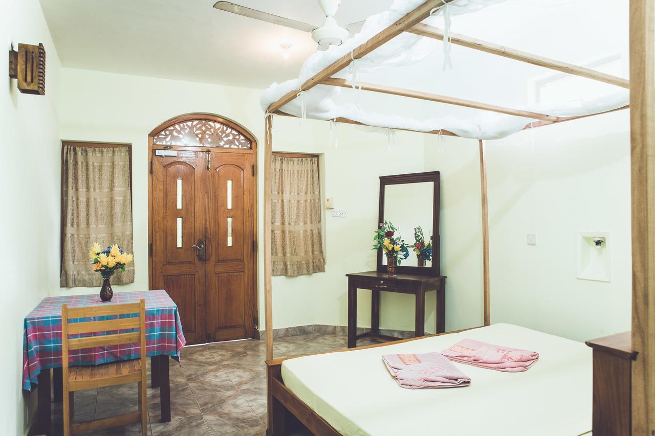 Rupa'S Hotel Аругам Экстерьер фото