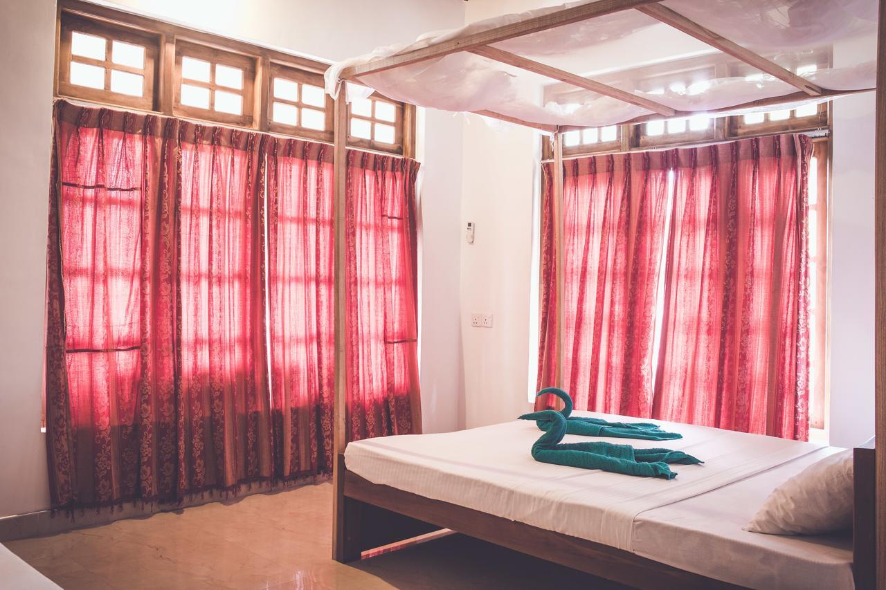 Rupa'S Hotel Аругам Экстерьер фото