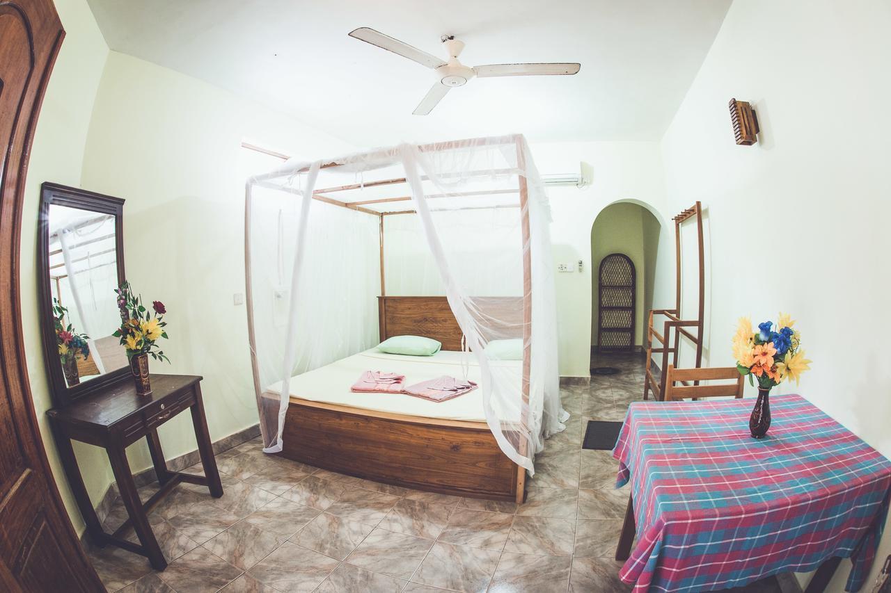 Rupa'S Hotel Аругам Экстерьер фото