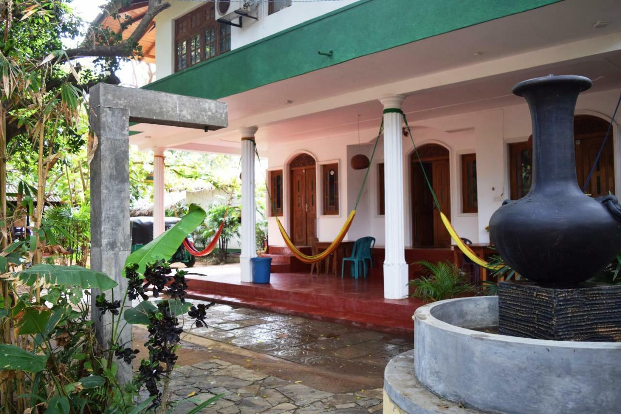 Rupa'S Hotel Аругам Экстерьер фото