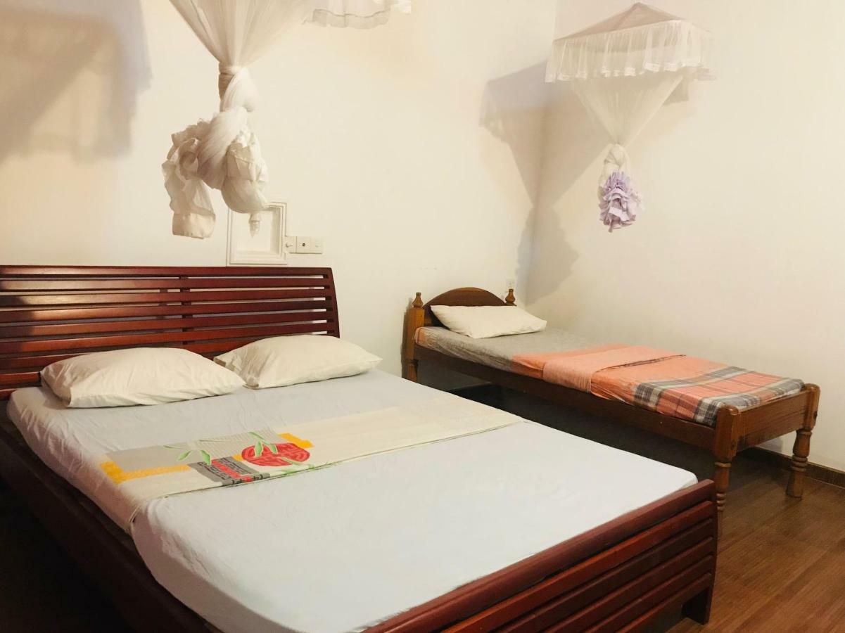 Rupa'S Hotel Аругам Экстерьер фото